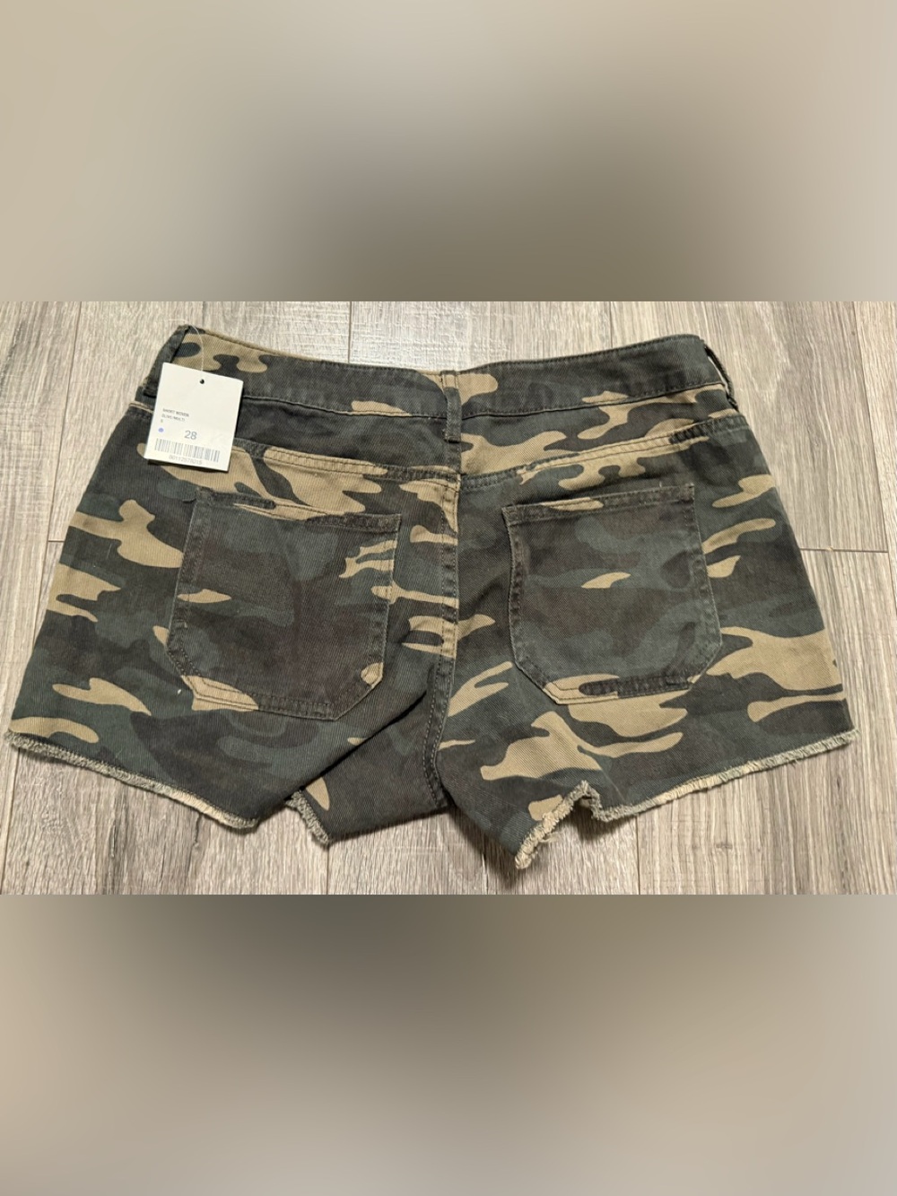 New with Tags Forever 21 shorts size 28